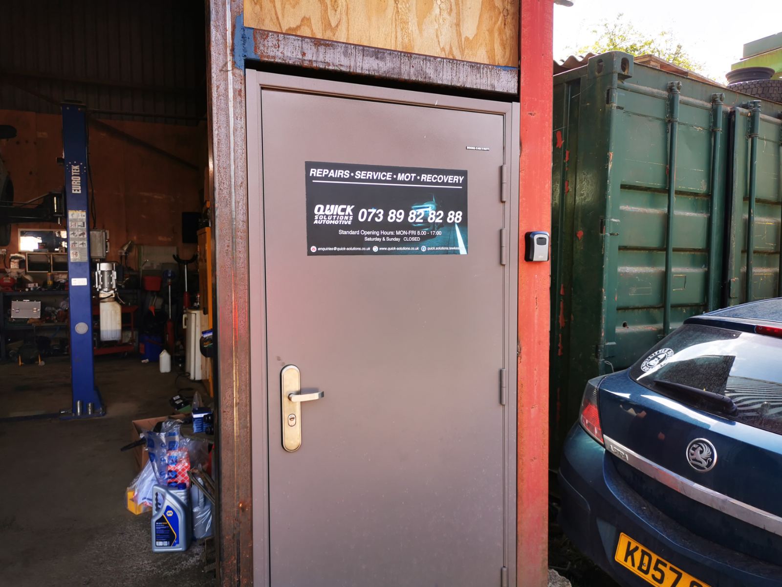 Quick Solutions Automotive Magnetic Signs Quick Solutions Automotive Magnetic Signs