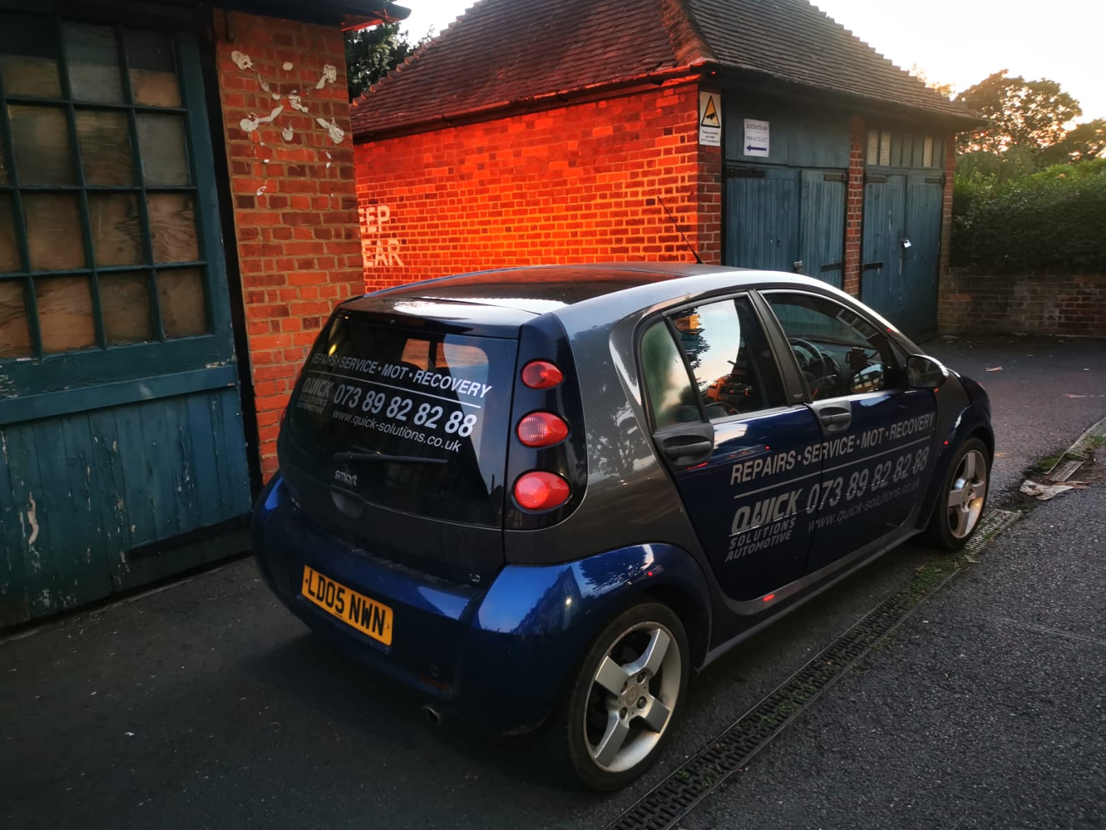 Quick Solutions Automotive Mini Car Signage Quick Solutions Automotive Mini Car Signage